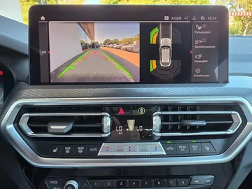 Car image 32