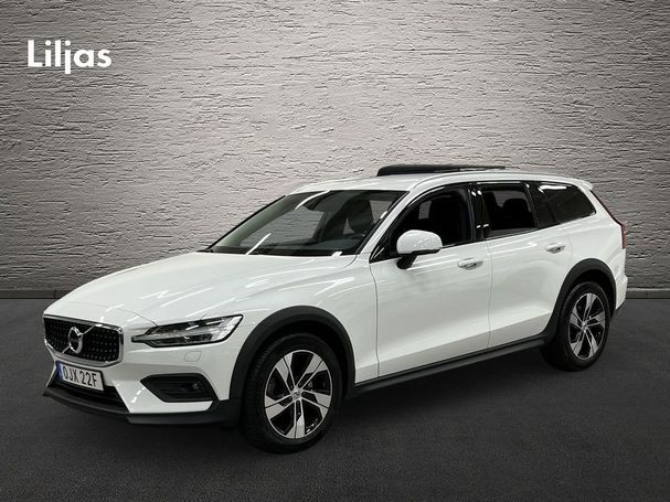 Volvo V60 Cross Country D4 AWD 141 kW image number 1