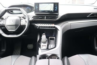 Car image 30