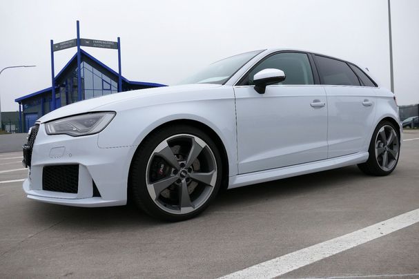 Audi RS3 2.5 TFSI quattro S tronic Sportback 270 kW image number 2