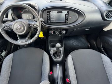 Car image 10