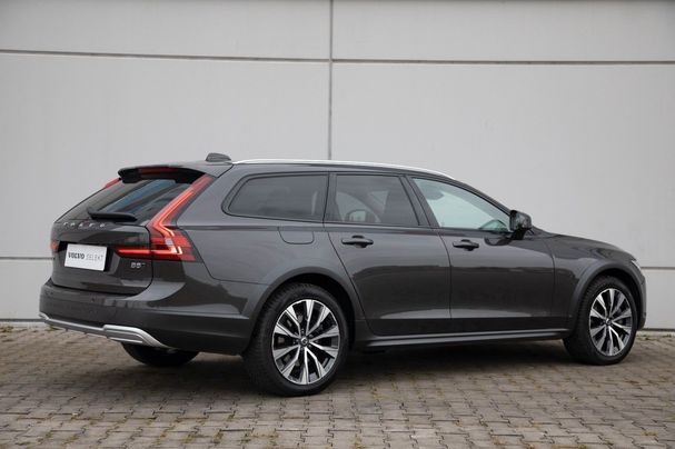 Volvo V90 Cross Country AWD B5 173 kW image number 3