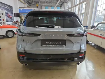 Car image 4