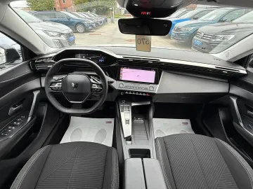 Car image 32