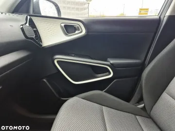 Car image 35