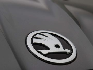 Car image 37