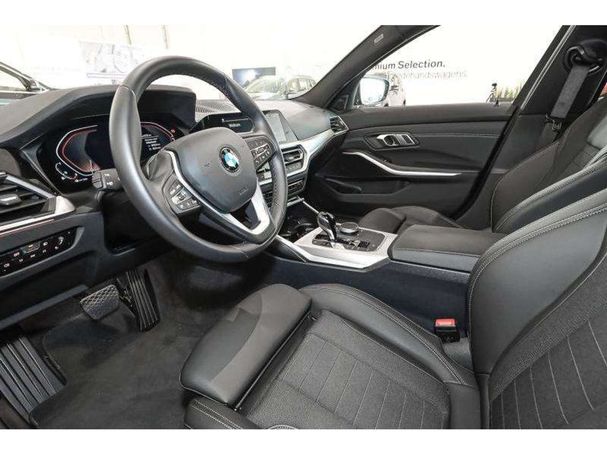 BMW 318i Touring M Sport 115 kW image number 4