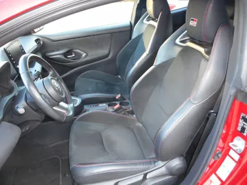Car image 11