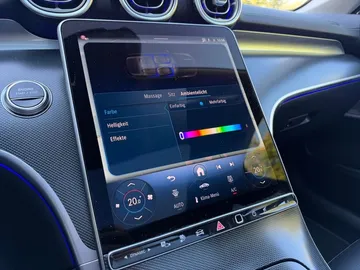 Car image 28