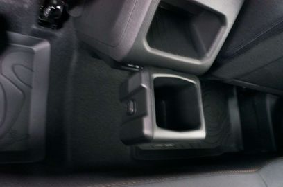 Car image 37