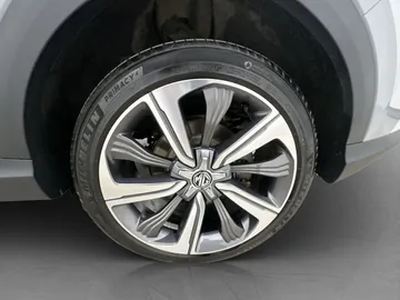 Car image 34