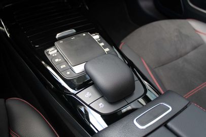 Car image 38