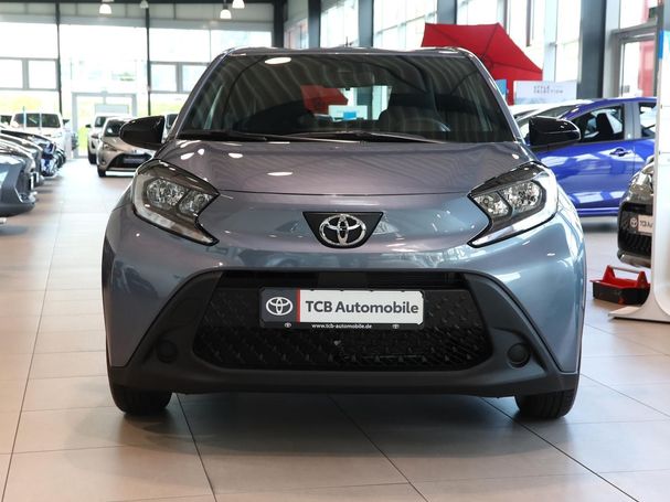 Toyota Aygo X 1.0 53 kW image number 3