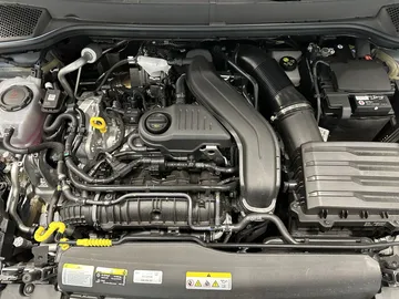 Car image 28