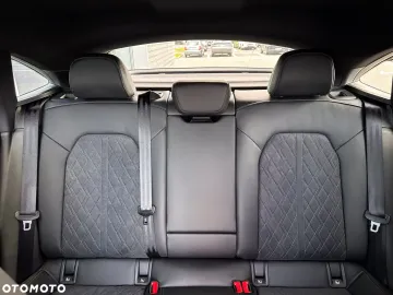Car image 40