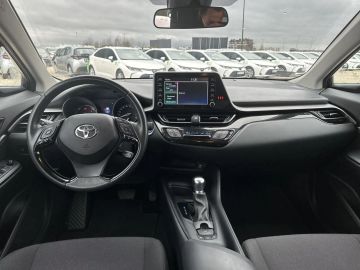 Car image 11