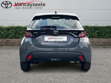 Car image 4