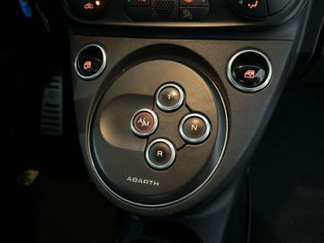 Car image 30