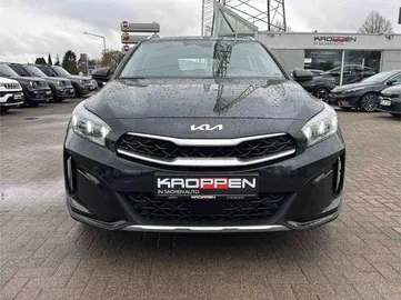 Car image 30