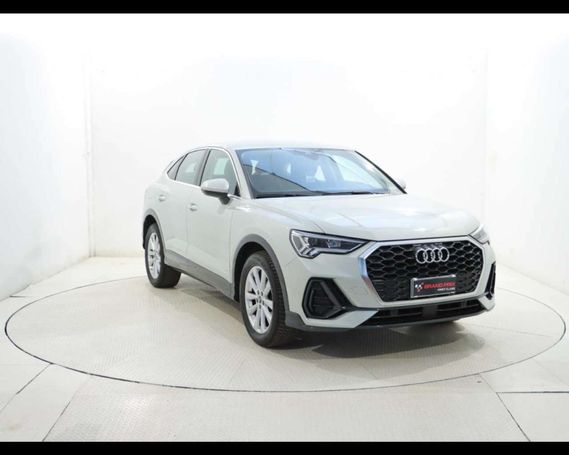 Audi Q3 35 TDI S tronic Business 110 kW image number 8