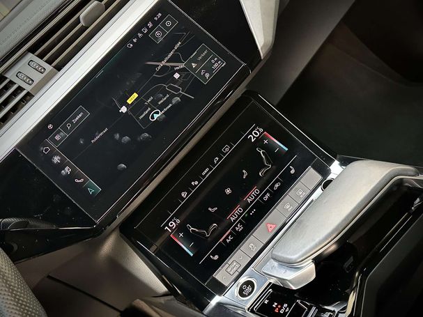 Audi e-tron 50 quattro Sportback 230 kW image number 25