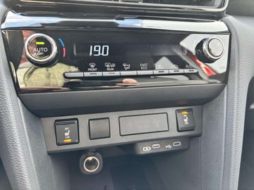 Car image 30