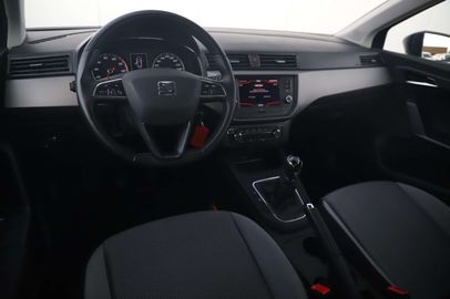 Car image 11