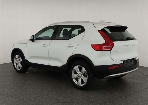 Volvo XC40 B3 Core 120 kW image number 3