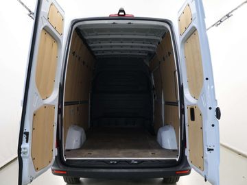 Car image 37