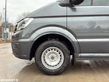 Car image 40