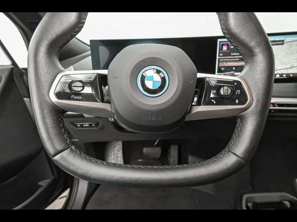 BMW iX xDrive50 385 kW image number 7