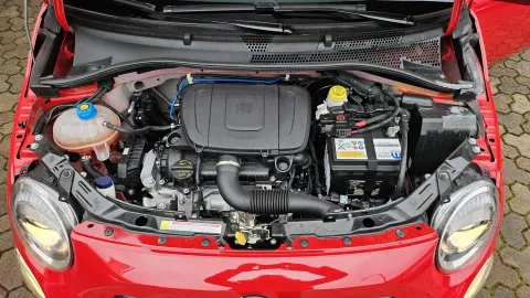 Car image 15