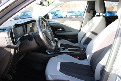 Car image 11