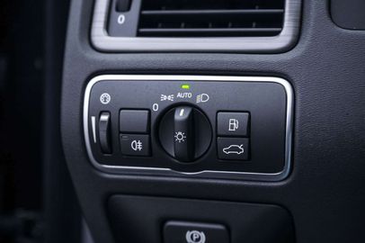 Car image 37