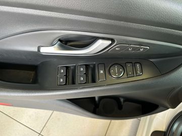 Car image 31