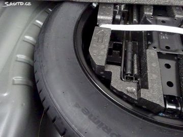 Car image 29