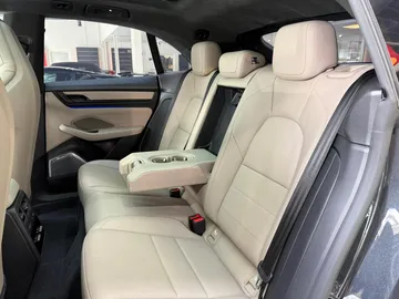Car image 29