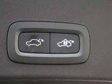 Car image 35