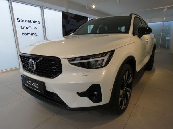 Volvo XC40 B4 Plus Dark 145 kW image number 1