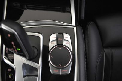 Car image 37