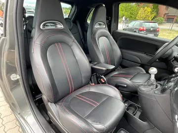 Car image 24