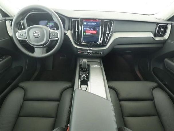 Volvo XC60 B4 Diesel Core 145 kW image number 4