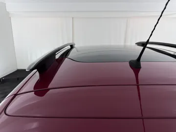 Car image 32
