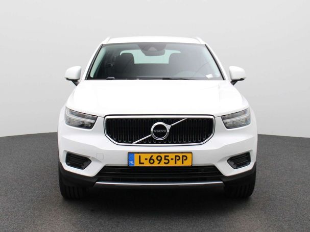 Volvo XC40 T2 Momentum 95 kW image number 2