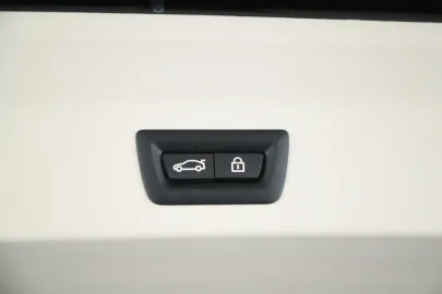 Car image 35