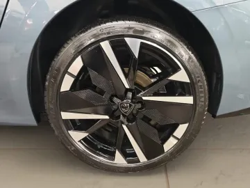Car image 29