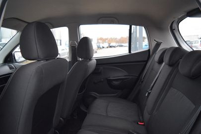 Car image 13