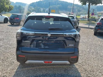 Car image 25
