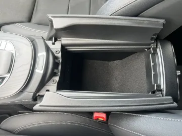 Car image 35