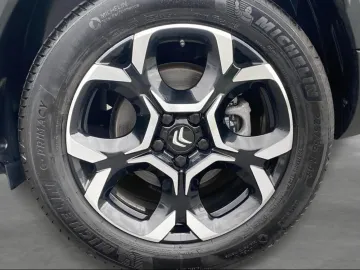 Car image 26